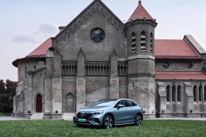 高温长途体验2024款奔驰EQE：有点“玄学”在身上(图2)