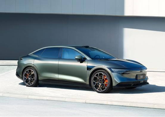 增配不加价！2025款极氪007电池、座舱、智驾都是新一代(图4)