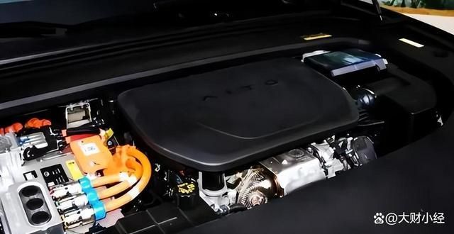 Kaiyun（中国体育）：区区一个电机几个电池想取代百年“内燃机”错了!是自研取代燃油