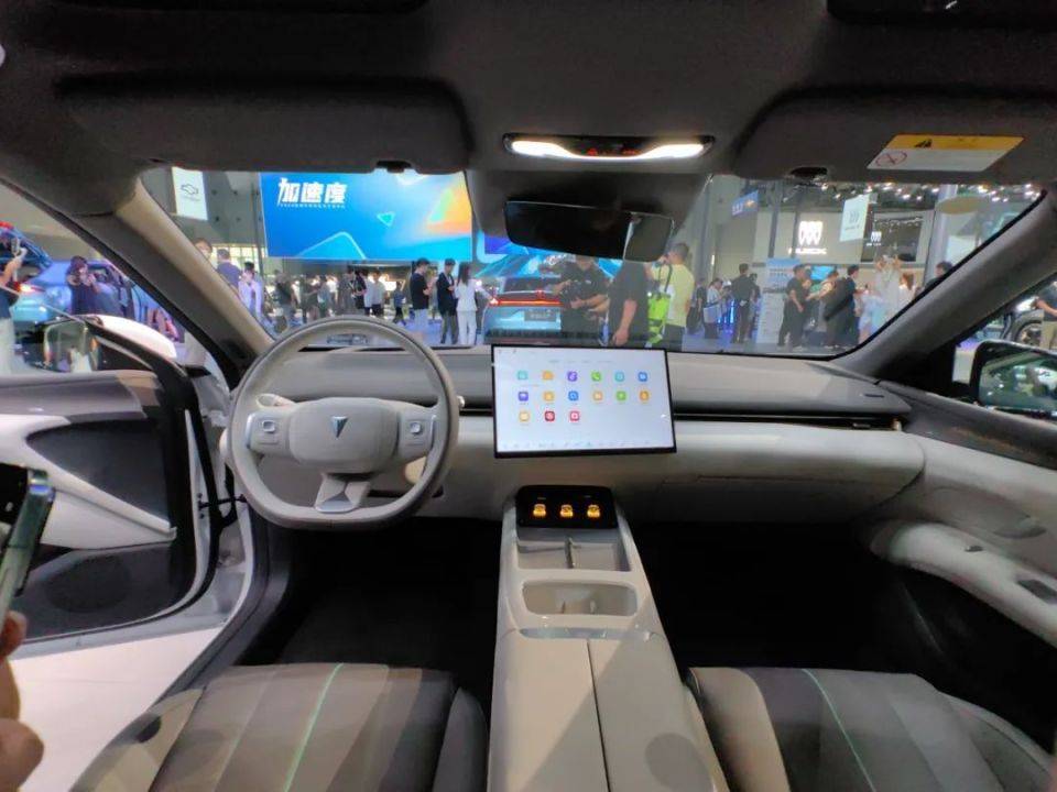 Kaiyun（中国体育）：2024成都车展：深蓝L07首发(图5)