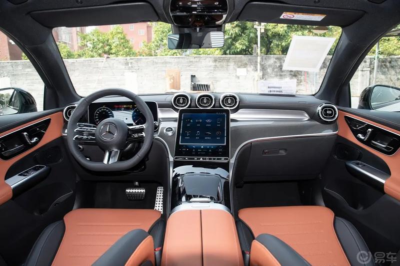 2024广州车展：2025款奔驰GLC轿跑SUV售4895万元起(图3)