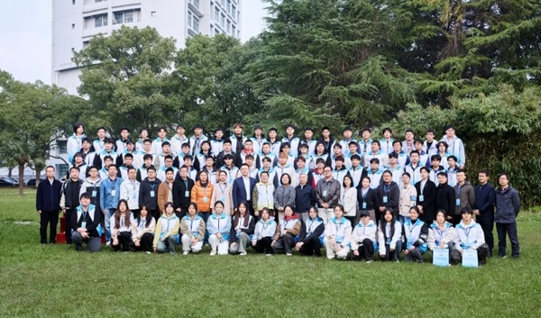 2024年第二届商用服务机器人实施与应用赛项（高职组）全国总决赛成功举办(图1)