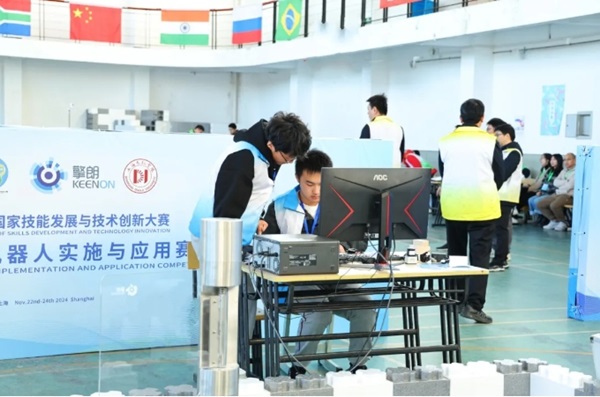 2024年第二届商用服务机器人实施与应用赛项（高职组）全国总决赛成功举办(图4)