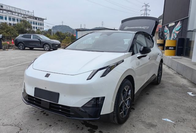 Kaiyun体育网站：售价1359万起的领克Z20竟是年轻人逃离压力的“解压神车”