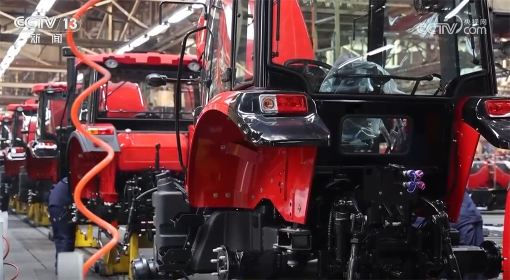 粮食年产超14万亿斤背后有何“硬核”支撑？中国农机装备向“新”行(图11)