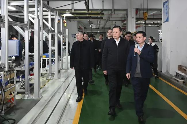 宁德市委书记梁伟新：慢不得也等不得加快打造全省电动船舶重要生产基地(图1)