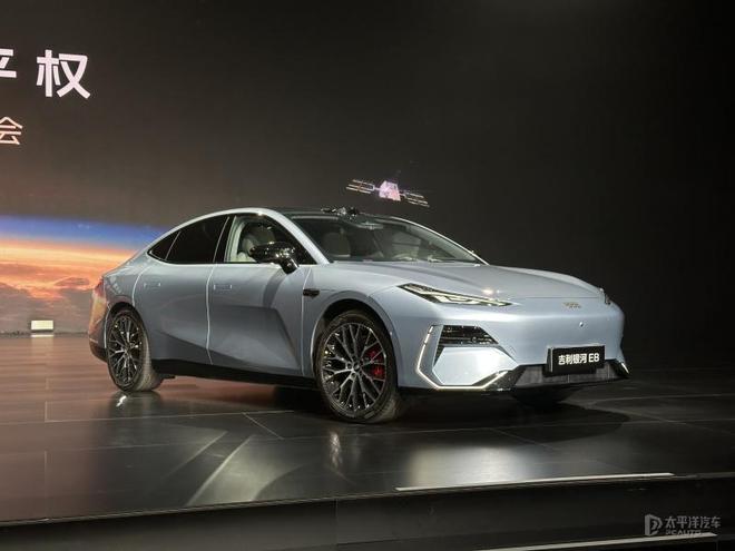 售1498万起新款吉利银河E8上市标配高阶智驾续航最高700km(图3)