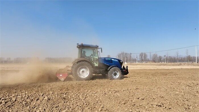 农业机器人企业中科原动力发布全球最大马力智能电动拖拉机(图6)
