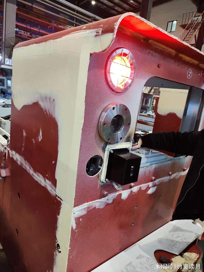 Kaiyun（中国体育）：矿山设备安全监测选山东鹏翔电机车雷达检测精准障碍物预警技(图2)