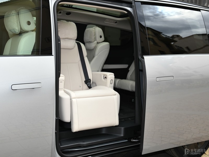 理想MEGA累计交付突破30000台售5298万元起(图6)