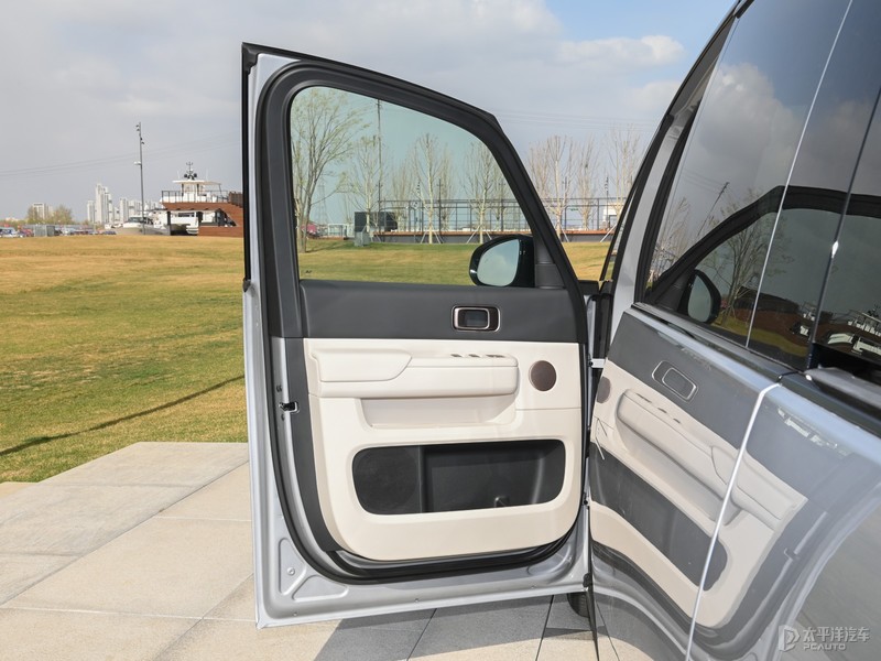 理想MEGA累计交付突破30000台售5298万元起(图9)