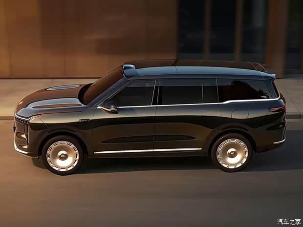 Kaiyun体育网站：全线控转向+三电机技术智己LS9HYPER将于4月发布并正式上市(图4)