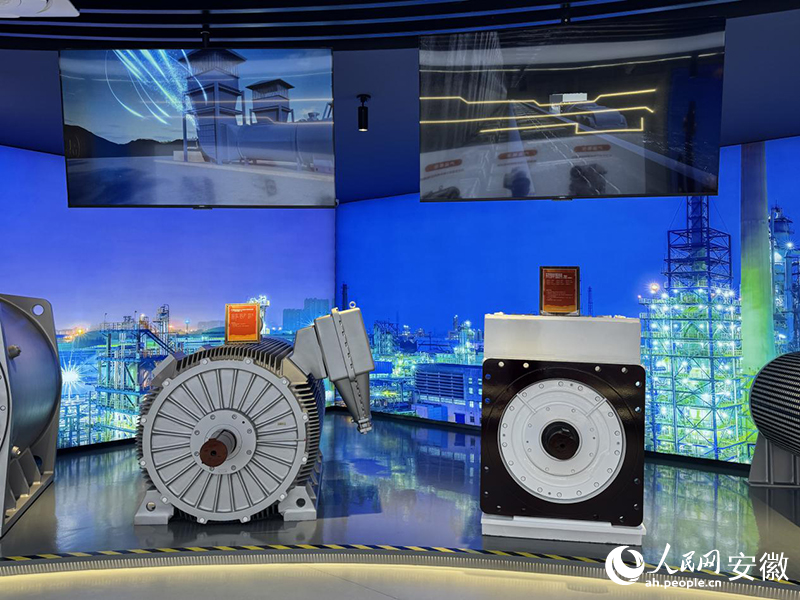 Kaiyun（中国体育）：“双凤”展翼“三力”齐鸣①丨在“看不见”的赛道里做冠军(图1)