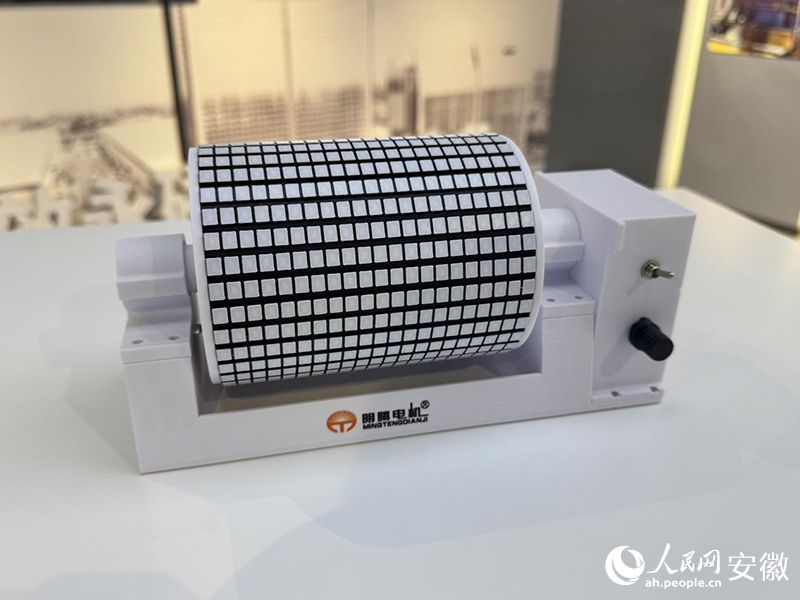 Kaiyun（中国体育）：“双凤”展翼“三力”齐鸣①丨在“看不见”的赛道里做冠军(图2)