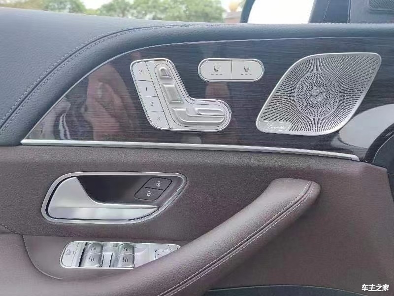 奔驰GLE450美版最新配置价格及图片(图2)